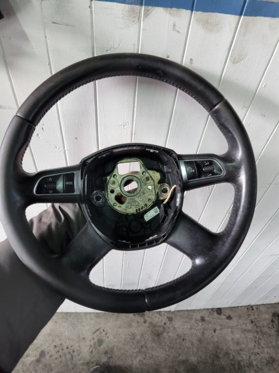 Volan Audi A4 B8