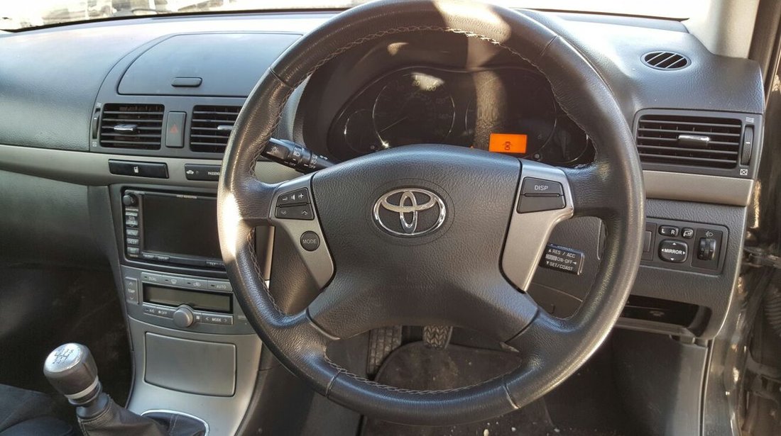 Volan cu aerbag si comenzi Toyota Avensis 2007