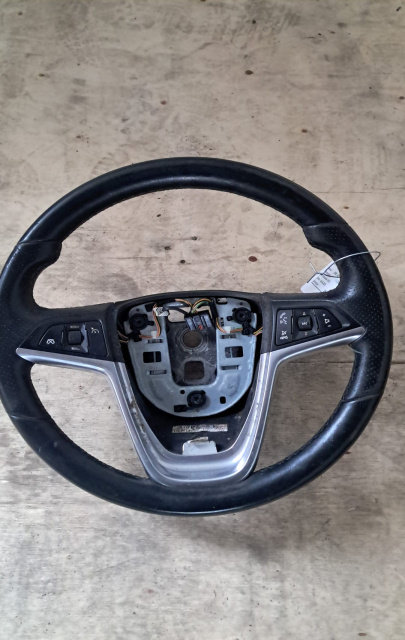 Volan cu comenzi 13351022 Opel Astra J [2009 - 2012] Sports Tourer wagon 1.7 CDTI MT (110 hp)