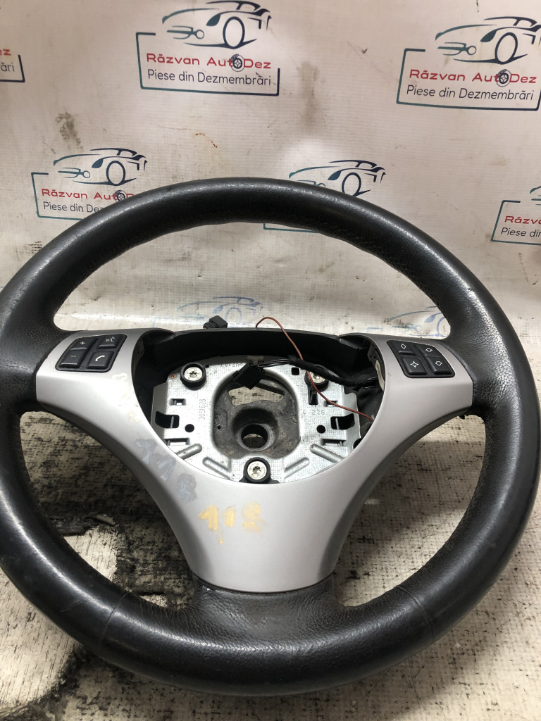Volan cu comenzi BMW Seria 1 118 2007, CU URME DE UZURA