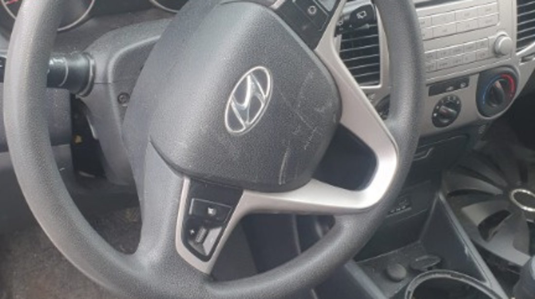 Volan cu comenzi Hyundai i20 2009 2010 2011