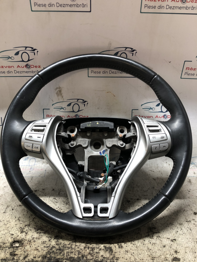 Volan cu comenzi Nissan Qashqai 2016