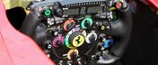 Volanul cu 50 de butoane din Formula 1, explicat in detaliu