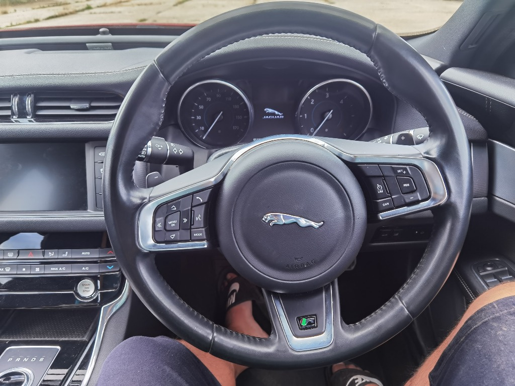 Volan fara airbag jaguar xe 2.0 d an 2018