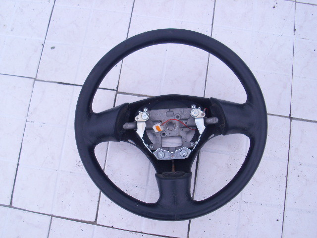 Volan Mazda 323F
