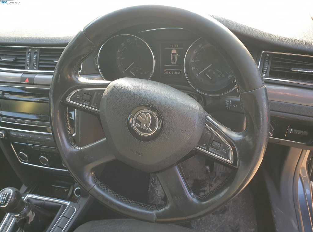 Volan Piele 4 Spite cu Comenzi cu Uzura FARA Airbag Skoda Superb 2 2008 - 2015 [K4547]