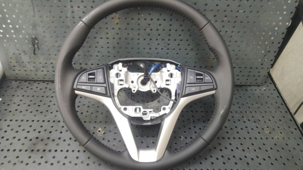 Volan piele in 3 spite cu comenzi suzuki ignis 2 mf gs13116030
