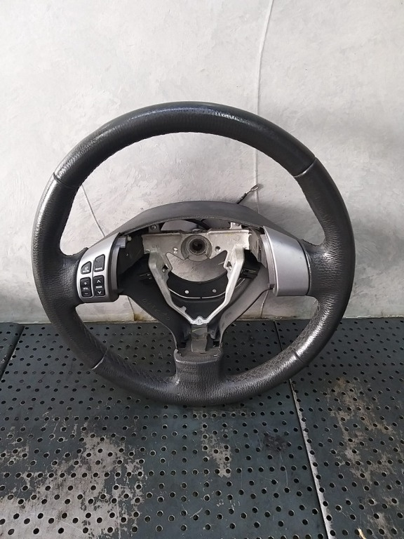 Volan piele in 3 spite cu comenzi suzuki swift gs13105610