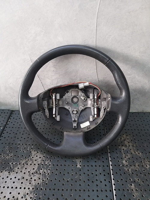 Volan piele in 3 spite renault megane 2 8200587074 8200544828 8200106306 8200282593 8200276082