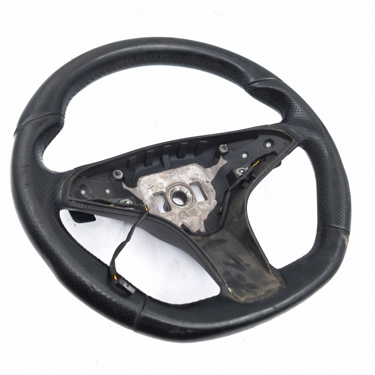 Volan Piele Mercedes-Benz C-Class (W204) 2007-2014 C220 Cdi (204.208) Om 646.811 Motorina Usoare Urme De Uzura 3058087 Tesla