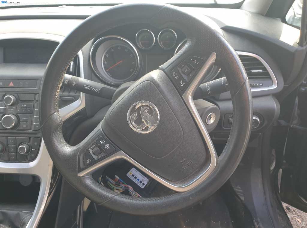 Volan Piele Perforata 3 Spite Cu Comenzi FARA Airbag Opel Astra J FL Facelift 2012 - 2016 [K3404]
