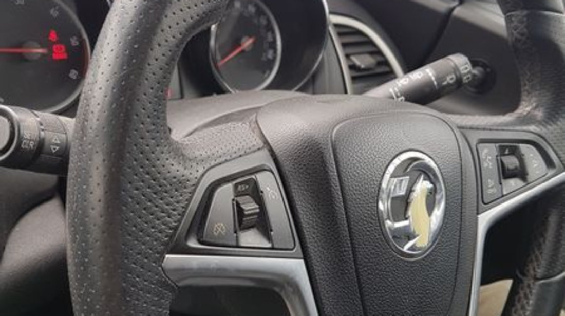 Volan Piele Perforata cu Comenzi FARA Airbag Opel Astra J 2009 - 2015