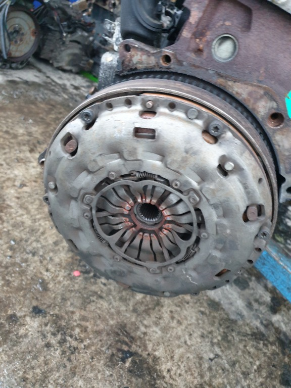 Volanta cu Kit Ambreiaj Ford Focus 2 2.0TDCI 6+1 viteze