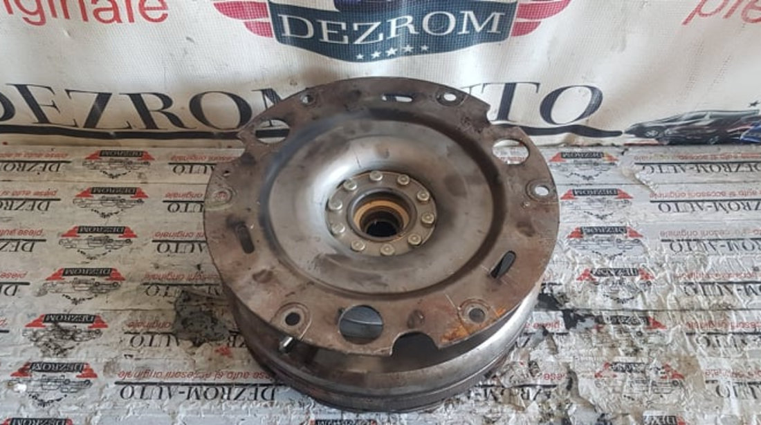 Volanta cu masa dubla originala AUDI A4 B8 2.0 TDI quattro 177 CP cod 0b1105266al