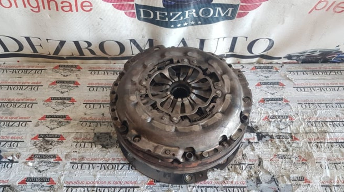 Volanta cu masa dubla originala AUDI A4 B8 2.0 TDI quattro 177 CP cod 0b1105266al