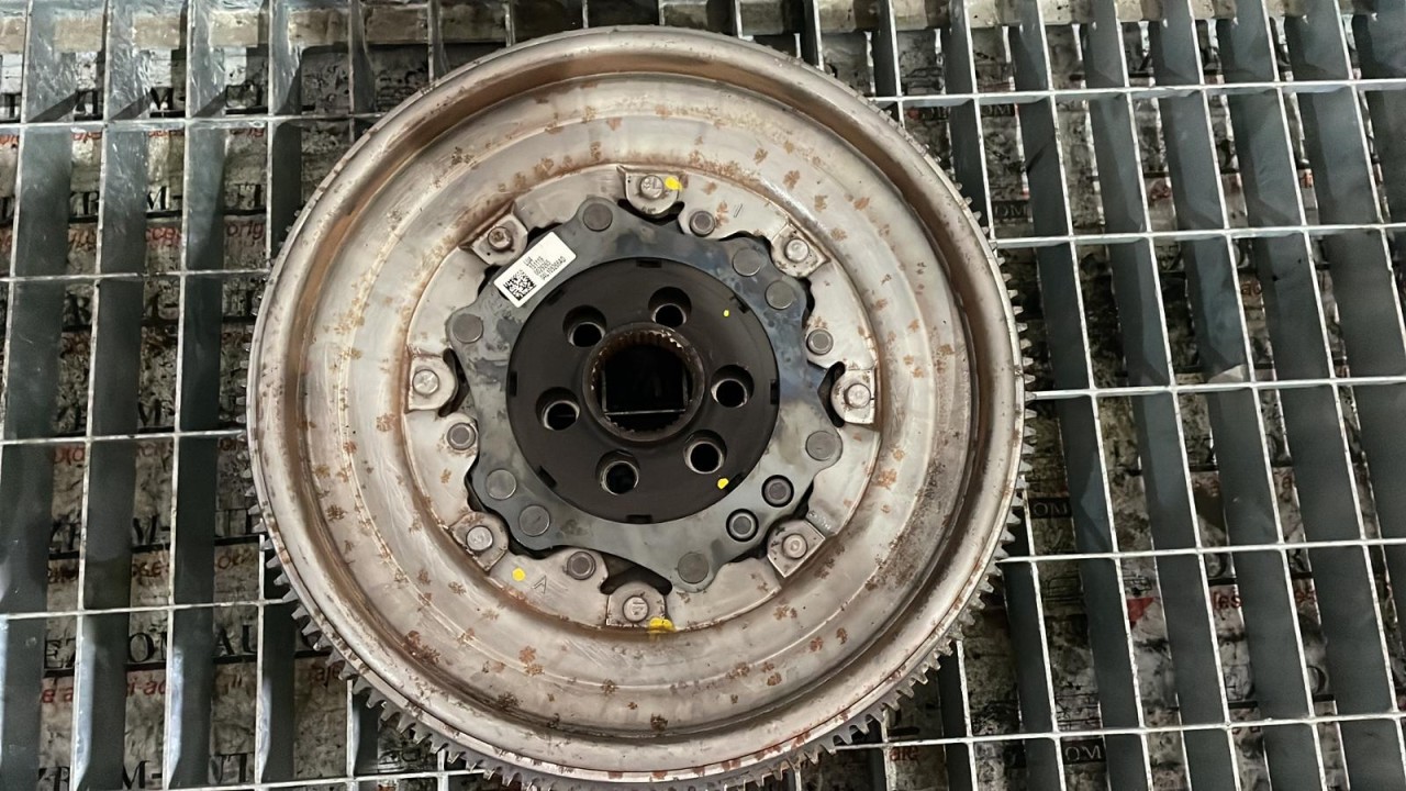 Volanta cu masa dubla VW Golf VII (BV5) 2.0 GTD 184cp cod: 04L 105 266 AD