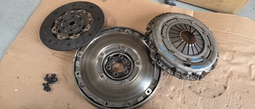 Volanta cu set ambreiaj Ford Focus 3 1.6 TDCI 2011 2012 2013 2014