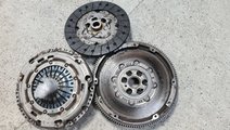 Volanta cu set ambreiaj NOU Vw Golf 6 1.6 TDI 5 tr...