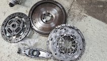 Volanta cu set Ambreiaj NOU Vw Golf 7 Skoda Octavi...