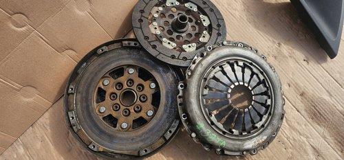 Volanta cu set ambreiaj Opel Corsa C 1.3 CDTI 2003 2004 2005 2006