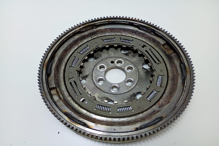 Volanta cutie automata 04E105266K Volkswagen VW Passat B8 [2014 - 2020]