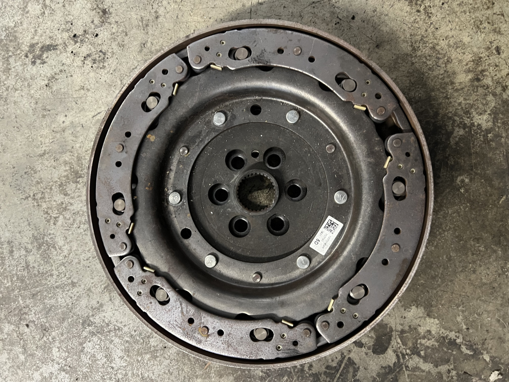 Volanta cutie automata Renault Megane 4 Break 1.2 Benzina 2019, 123101804R