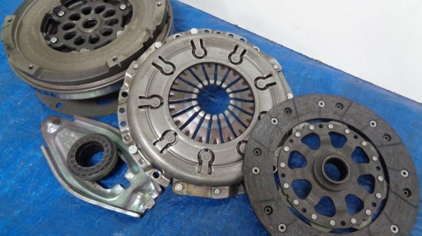 Volanta KIT Ambreiaj masa dubla AUDI A5 A4 A6 2.0 TDI 2012