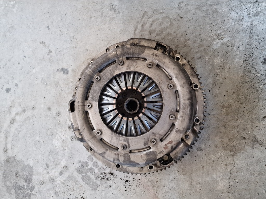 Volanta Kit Ambreiaj Nissan X Trail 2.2D 136CP