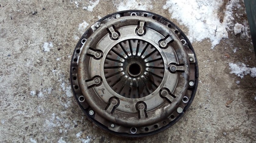 Volanta + Kit ambreiaj Volkswagen Passat 1.9 TDI 131 CP 5 trepte