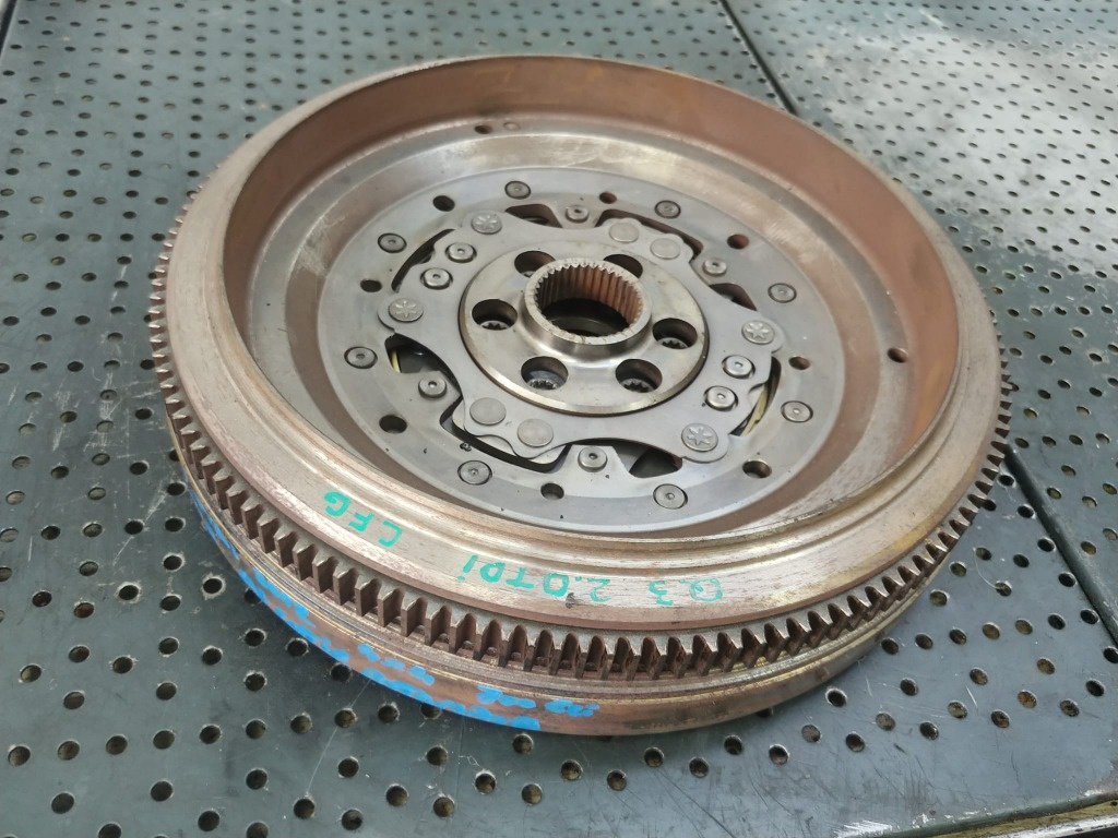 Volanta masa dubla 2.0 tdi cfg 4X4 audi q3 8u 2012