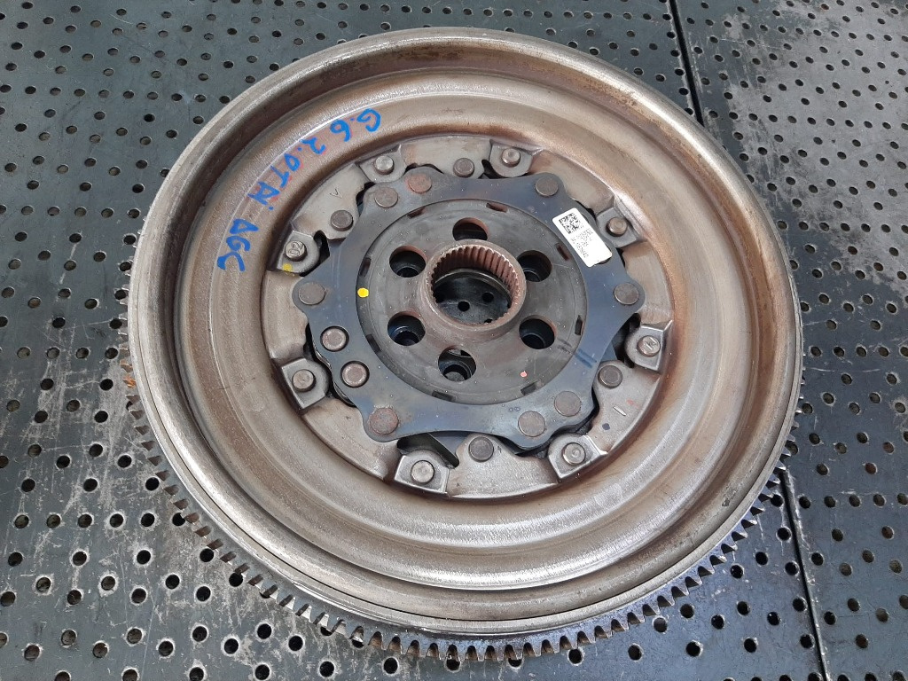 Volanta masa dubla 2.0 tdi dgc vw golf 6 04l105266ad