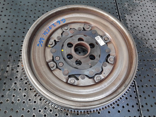 Volanta masa dubla 2.0 tdi dgc vw golf 6 04l105266ad