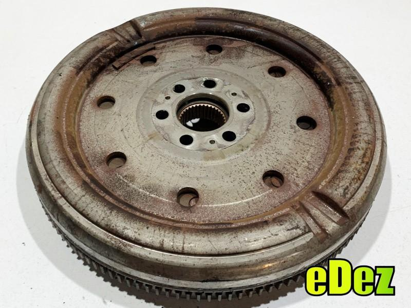 Volanta masa dubla automata Volkswagen Passat B6 3C (2005-2010) 2.0 tdi CBAB 03G105266BD
