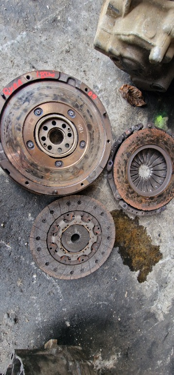 Volanta Masa Dubla cu Kit Ambreiaj Ford Mondeo MK4 1.8 tdci QYBA