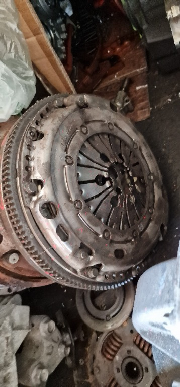 Volanta Masa Dubla cu Kit Ambreiaj Vw Passat B6 2.0TDI CBDC 110CP
