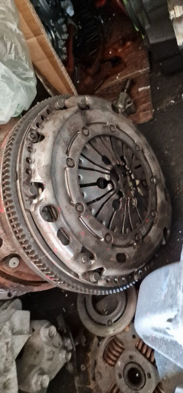 Volanta Masa Dubla cu Kit Ambreiaj Vw Passat B6 2.0TDI CBDC 110CP