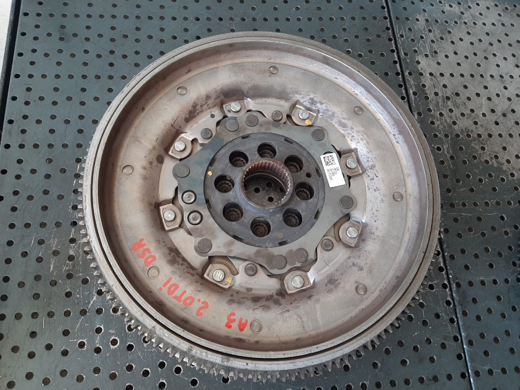 Volanta masa dubla cutie automata dsr 2.0 tdi audi a3 8y vw golf 8 skoda octavia 4 05l105266k