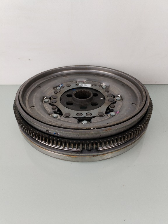 Volanta masa dubla cutie automata Skoda Karoq 1.5TSI DXD 05E105266F