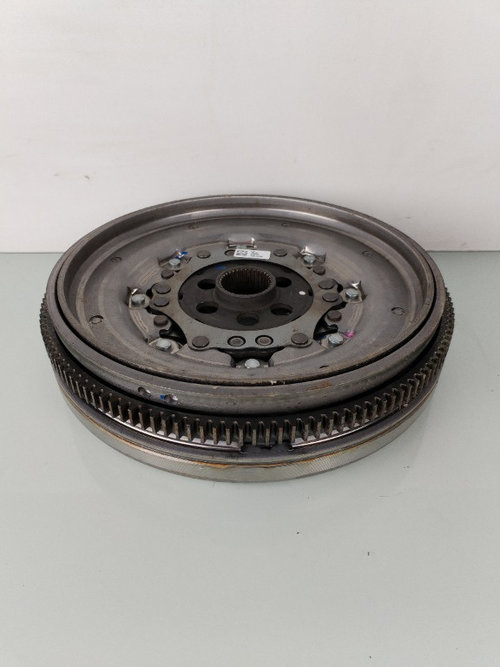 Volanta masa dubla cutie automata Skoda Karoq 1.5TSI DXD 05E105266F
