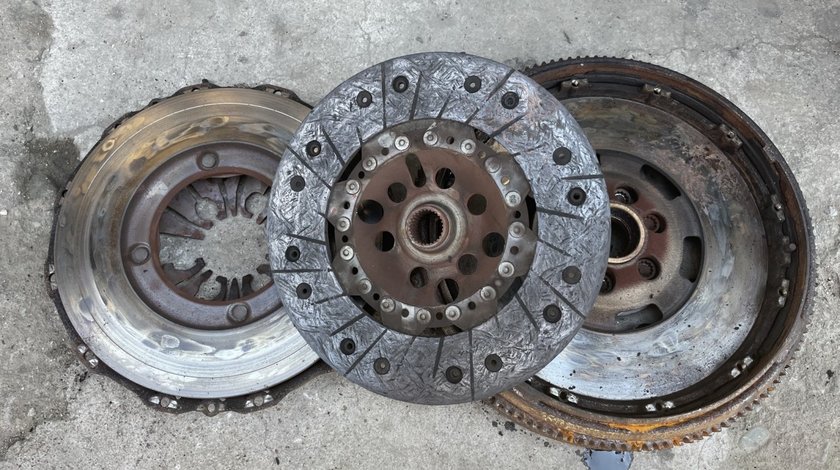Volanta masa dubla + Kit ambreiaj Volkswagen Golf 4 1.9 TDI AGR 90 CP