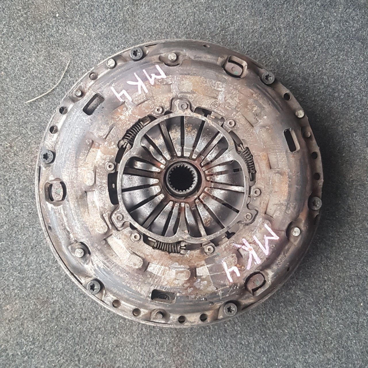 Volanta placa de presiune disc de ambreaj . Ford mondeo mk4 tdci 2.0 diesel 140 cp. 6 viteze.