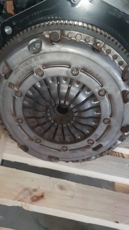 Volanta sachs Vw Golf 7 1.4 TSI 140cp / 103 Kw cod motor CHP an fabricatie 2015 cod piesa 04E141026E