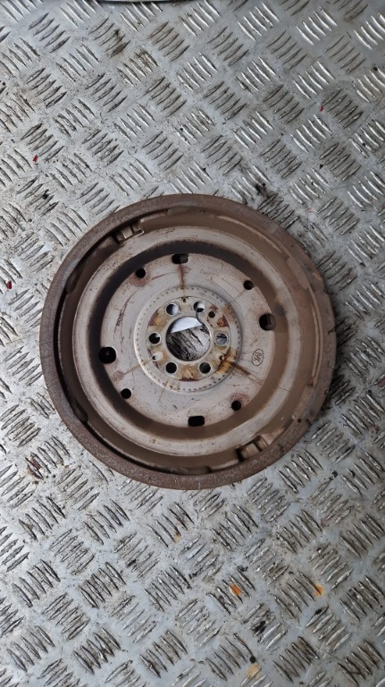 Volanta Skoda Octavia 3 1.6 TDI cod motor CLH, cod 03L105266DB