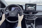 Volanul cu ecrane tactile de la Hyundai