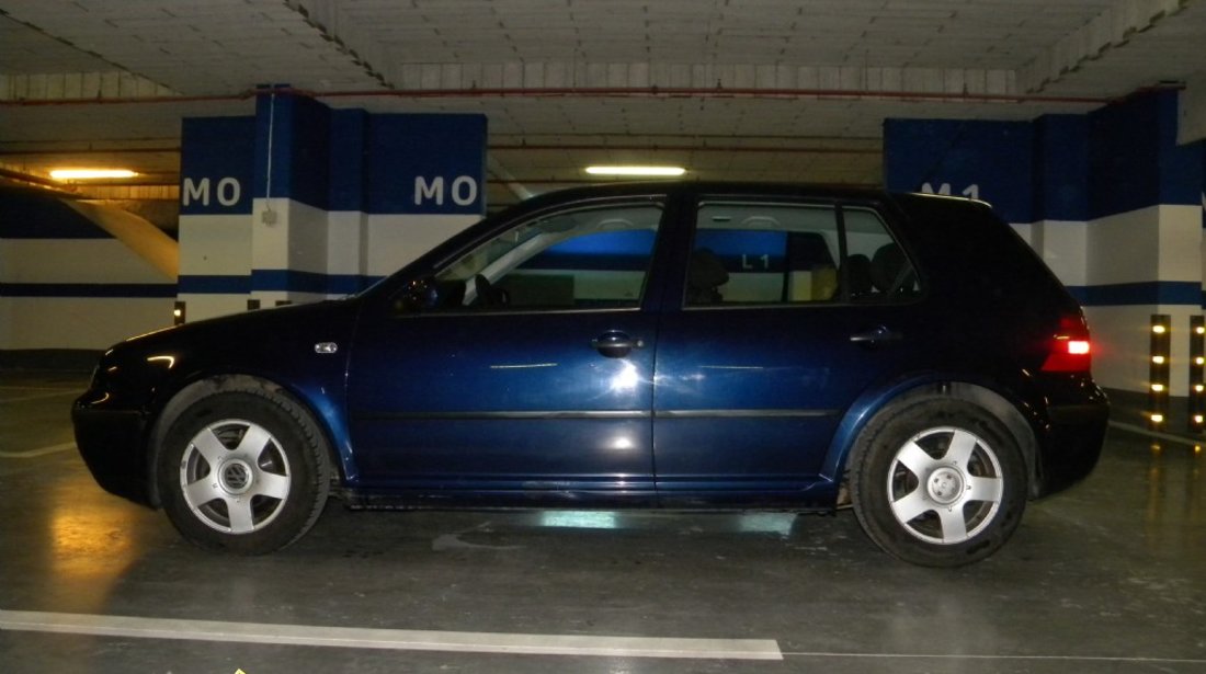 Volkswagen Golf 1 6 16v 105cp