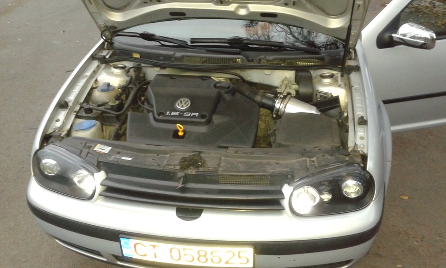 Volkswagen Golf 1.6 SR