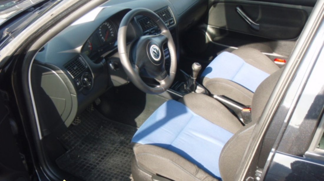 Volkswagen Golf 4 1 6i 16V Clima