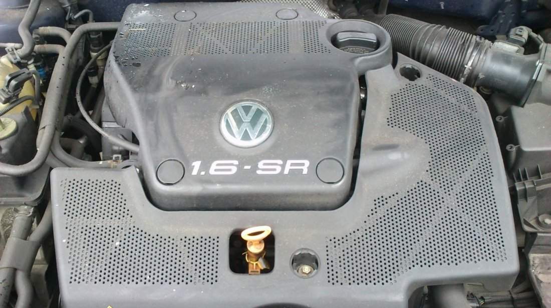 Volkswagen golf 4 hatchback an 1999 motor 1 6sr tip AKL