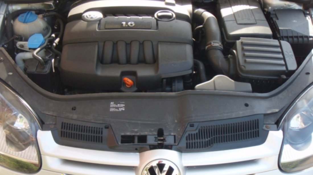 Volkswagen Golf 5 1 6i