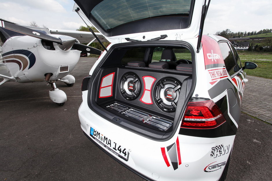 Volkswagen Golf 7 GTI by Mac Audio